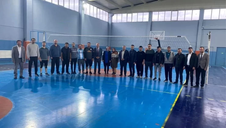 Hisarcık’ta Öğretmenler Günü voleybol turnuvası