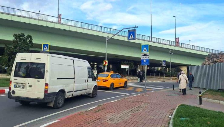 İstanbul Fatih’te Yayalara Yol Vermeyen Şoförlere Dron Dayanaklı Kontrol