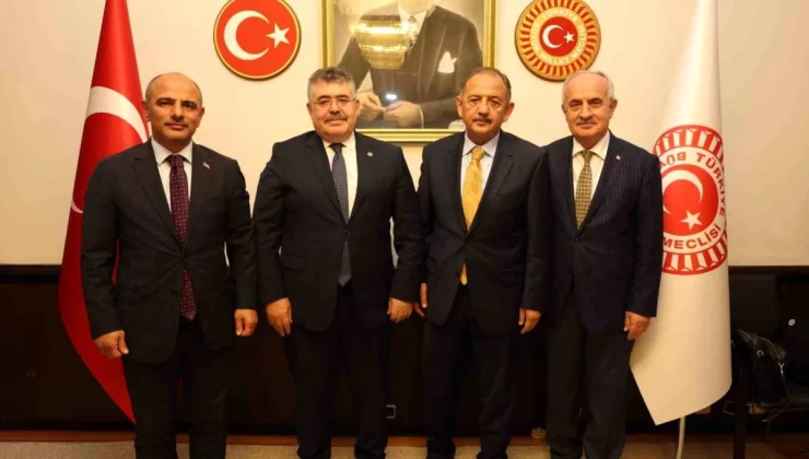 Körfez Belediye Lideri Şener Söğüt, Ankara’da Bakanlarla Görüştü