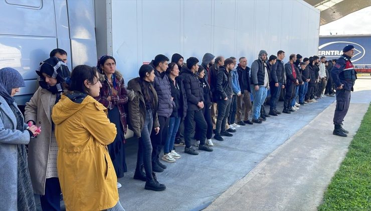 Edirne’de limon yüklü tırda 36 sistemsiz göçmen yakalandı