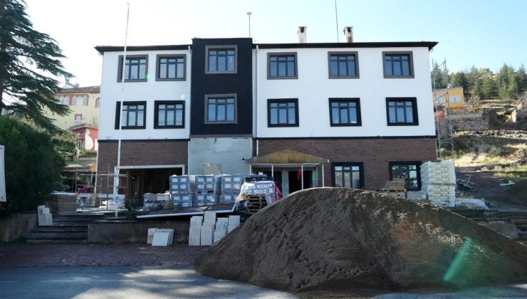 Melikgazi Belediyesi, Kıranardı Mahallesi’nde çok maksatlı toplumsal tesis imaline devam ediyor