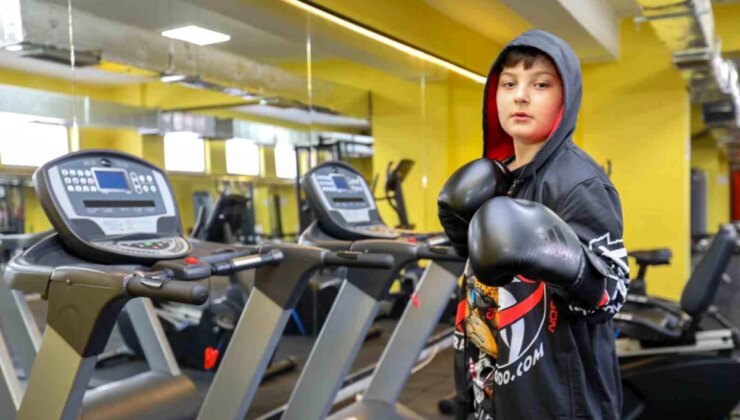 11 Yaşındaki Muhammed Bekir Uyumaz, Türkiye Kick Boks Yarışı’nda Şampiyon Olmayı Hedefliyor