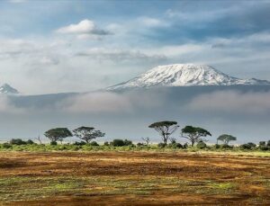 12 yaşındaki çocuk Afrika’nın en yüksek doruğuna tırmandı