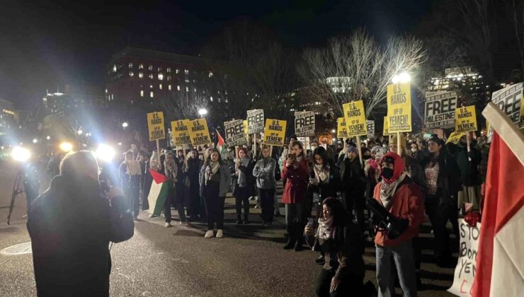 ABD’de Yemen’e yapılan taarruzlara reaksiyon gösteren aktivistler protesto düzenledi