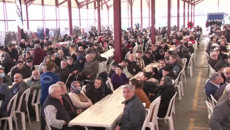 Avcılar’da, Yeşilkent mahallesinin 40 yıllık imar sorunu çözüldü Kapalı pazar yerinde kazanlarla yemek dağıtıldı