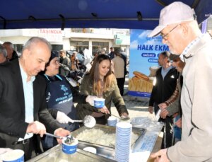 Aydın Büyükşehir Belediyesi, Regaip Kandili’nde Çine’de pilav hayrı düzenledi