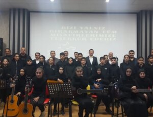 Bingöl’ün Solhan ilçesinde köy okulu öğrencilerinin verdiği konser beğeniyle izlendi