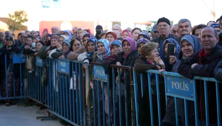 CHP Genel Lideri Özgür Özel, Akhisar’da toplu açılış merasimine katıldı