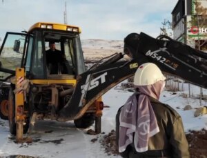 Hafriyat bölgesinden çıkan kalp halindeki taşın göktaşı olma ihtimali meraklandırdı