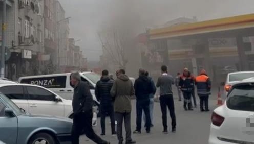 İstanbul’da akaryakıt istasyonu yakınında korkutan trafo patlaması (6 saat boyunca elektrik verilemedi)