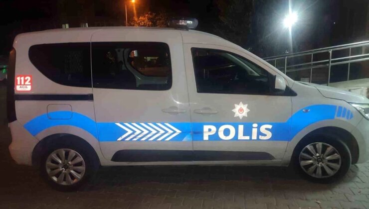 İzmir’de çocuğa sarkıntılık yaparak cinsel istismar dahil 5 farklı hatadan aranan zanlı yakalandı