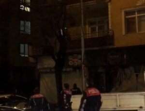 İzmit’te Konut Sahibinin Balkona Tırmanan Hırsız Polis Tarafından Yakalandı