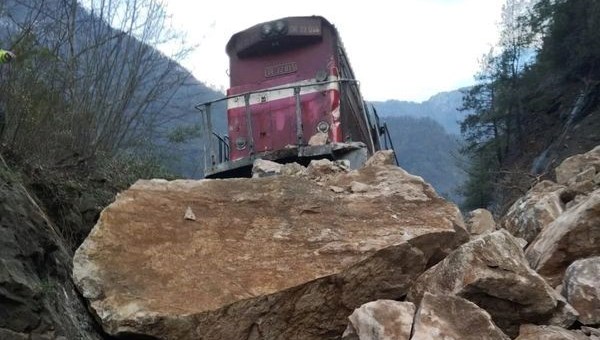 Karabük’te kapanan demir yolunu kullanacak yolcular servislerle taşınacak