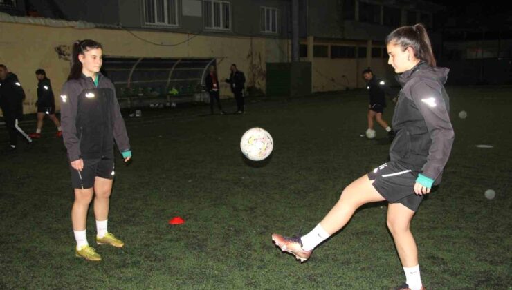 Kocaelispor Bayan Futbol Grubu’nda karışıklık: Tek yumurta ikizleri ayırt etmek sıkıntı