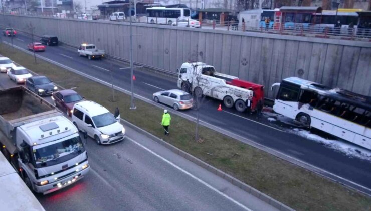 Malatya’da Servis Otobüsü Alev Alev Yandı