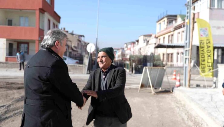 Melikgazi Belediye Lideri, Av. Mehmet Altun Ortaokulu’nda yapılan asfalt çalışmasını inceledi