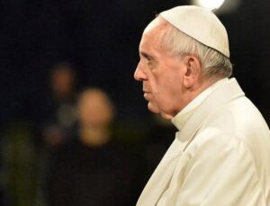 Papa Francis’den taşıyıcı anneliğe global çapta yasak daveti