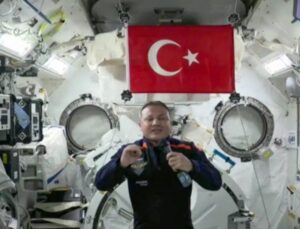 Türk Bilim İnsanı Gezeravcı, ISS’de Önemli Deneylere İmza Atıyor.