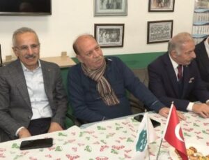 Ulaştırma ve Altyapı Bakanı Abdulkadir Uraloğlu, Büyükşehir Belediyesi’ne yapılan tercihi eleştirdi