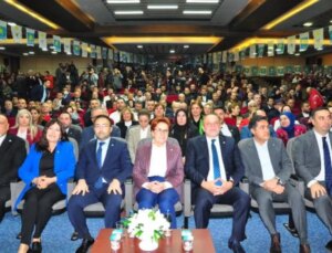 UYGUN Parti Genel Lideri Meral Akşener, Manisa’da Belediye Lider Adaylarını Tanıttı