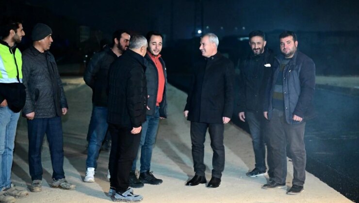 Yeşilyurt Belediye Lideri Mehmet Çınar, zelzele konutlarının alt yapısında çalışan takımlara teşekkür etti