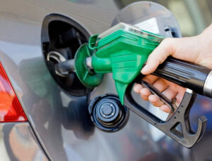 Yüksek Enflasyon ve Küresel Piyasalardaki Dalgalanma Benzin Fiyatlarına Zam Getirdi.