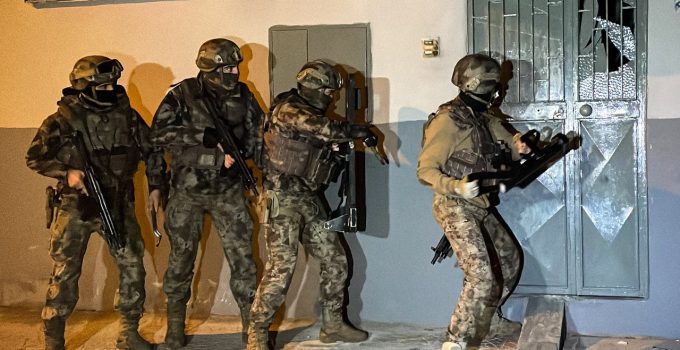 İçişleri Bakanı Ali Yerlikaya: 34 İlde Geniş Çaplı Terör Operasyonu, 147 Gözaltı.