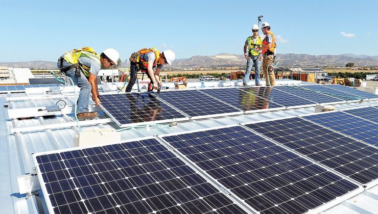 Güneş Enerjisi Yatırımları Tıkandı: Üreticiler Zor Durumda!