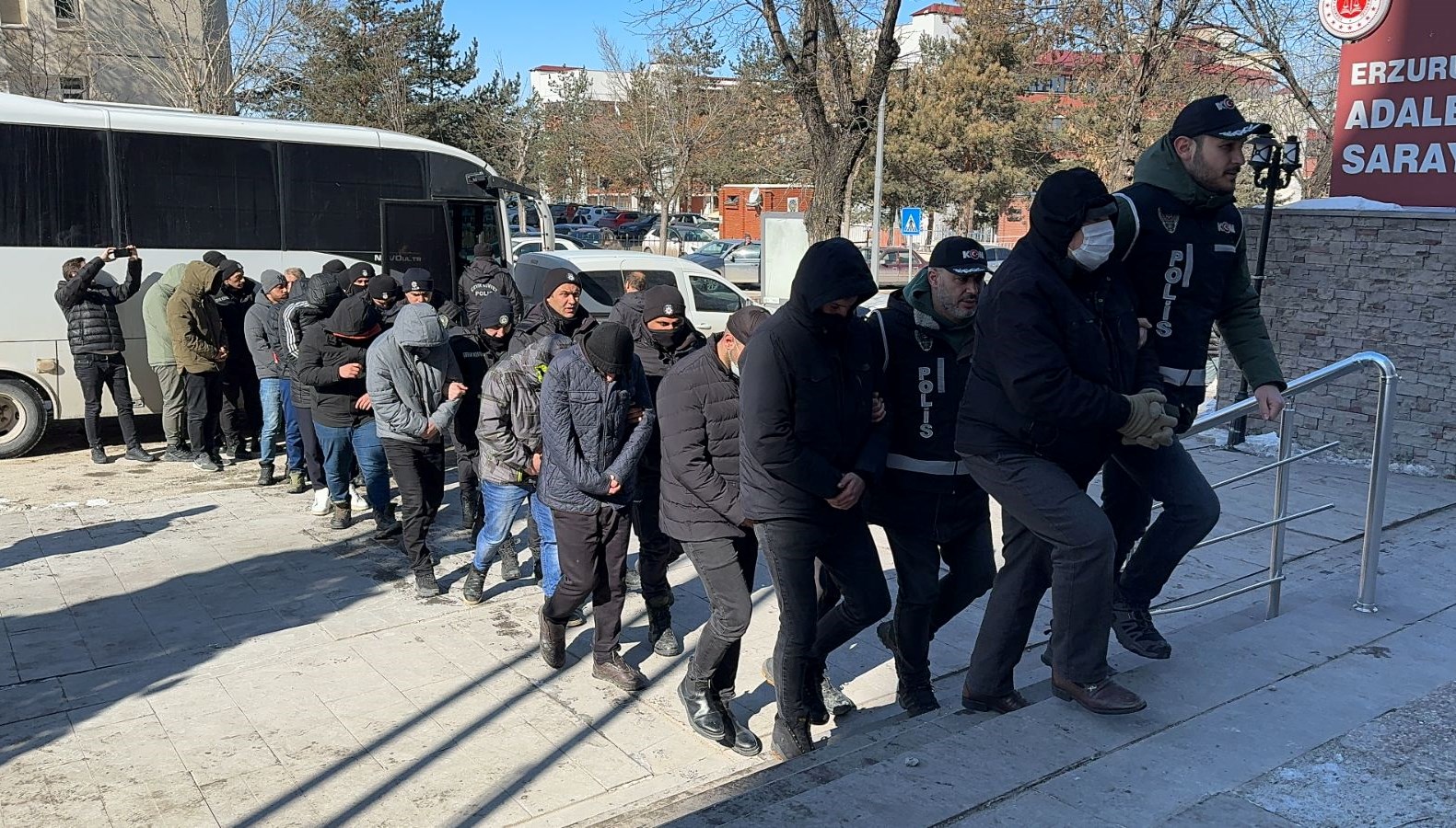 MESEM'de Milyonluk Vurgun İddiası: 21 Kişiye Operasyon 71 2 milyonluk mesem vurgununa 21 gozalti DFiYkJvq