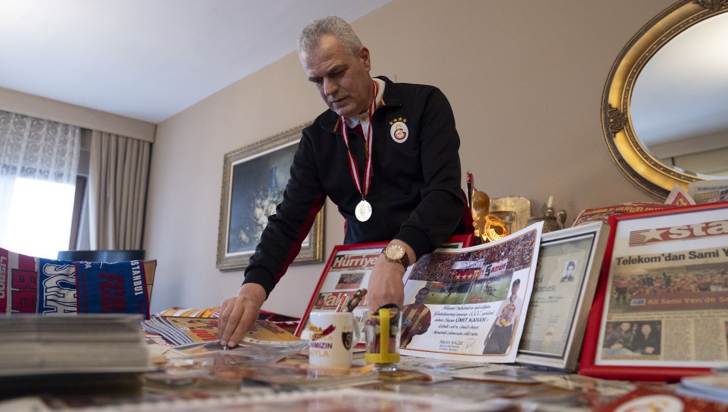 882 maca giden galatasaray taraftarinin amaci 1000 mac mac izlerken su icmiyor yemek yemiyor guP2XBsn