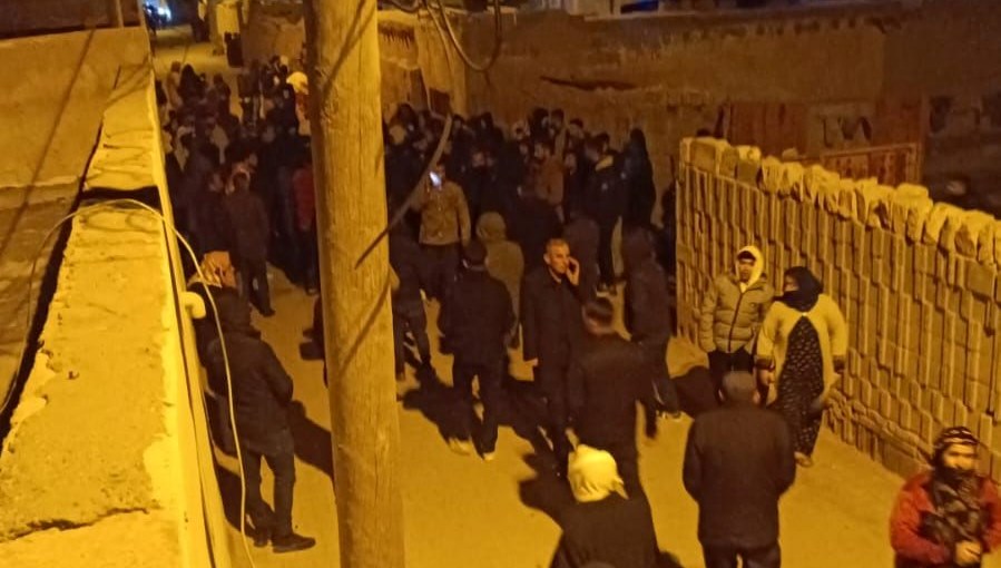 aileler ortasinda silahli kiz isteme arbedesi 3 meyyit 7 yarali