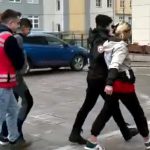 bayanlarin arbedesinde kan akti 14 yasindaki cocuk bebek katili oldu T4tgB674