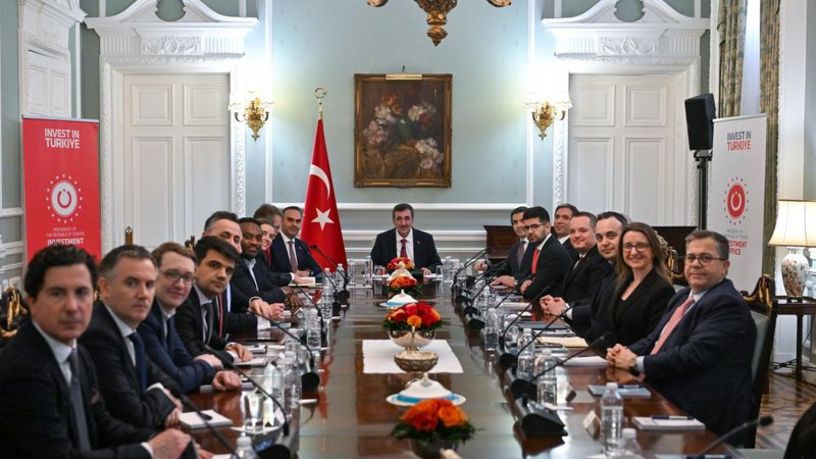 cevdet yilmaz londrada uluslararasi yatirimcilarla bir araya geldi