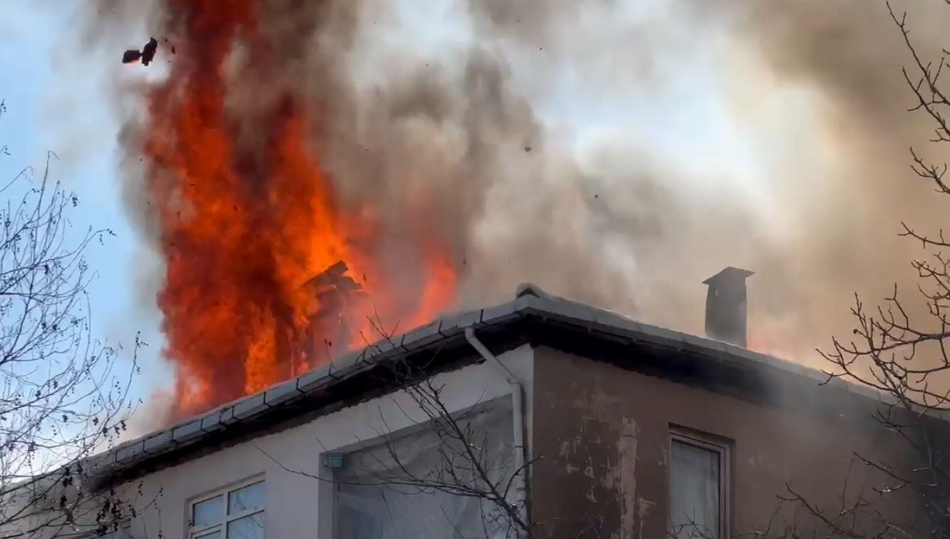 istanbulda 3 katli binada yangin KJyVT4Jf