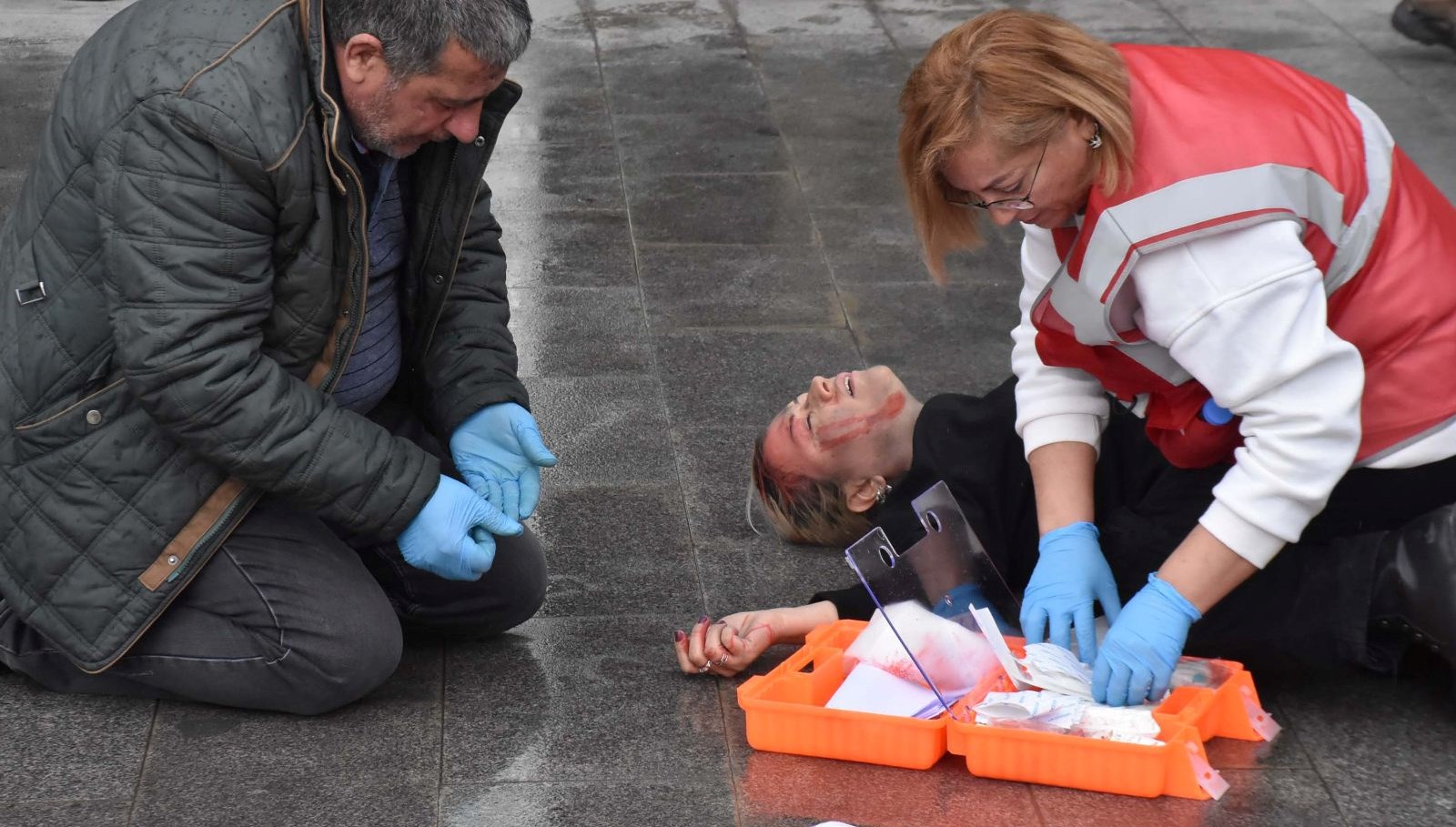 izmirde gercegi aratmayan tatbikat YjlVHO97