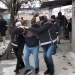 izmirde silah ve uyusturucu kacakciligina 3 tutuklama K4Rvu9VU