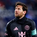 lionel messi ve luis suareze mlsten ense tutma cezasi L7icci6R