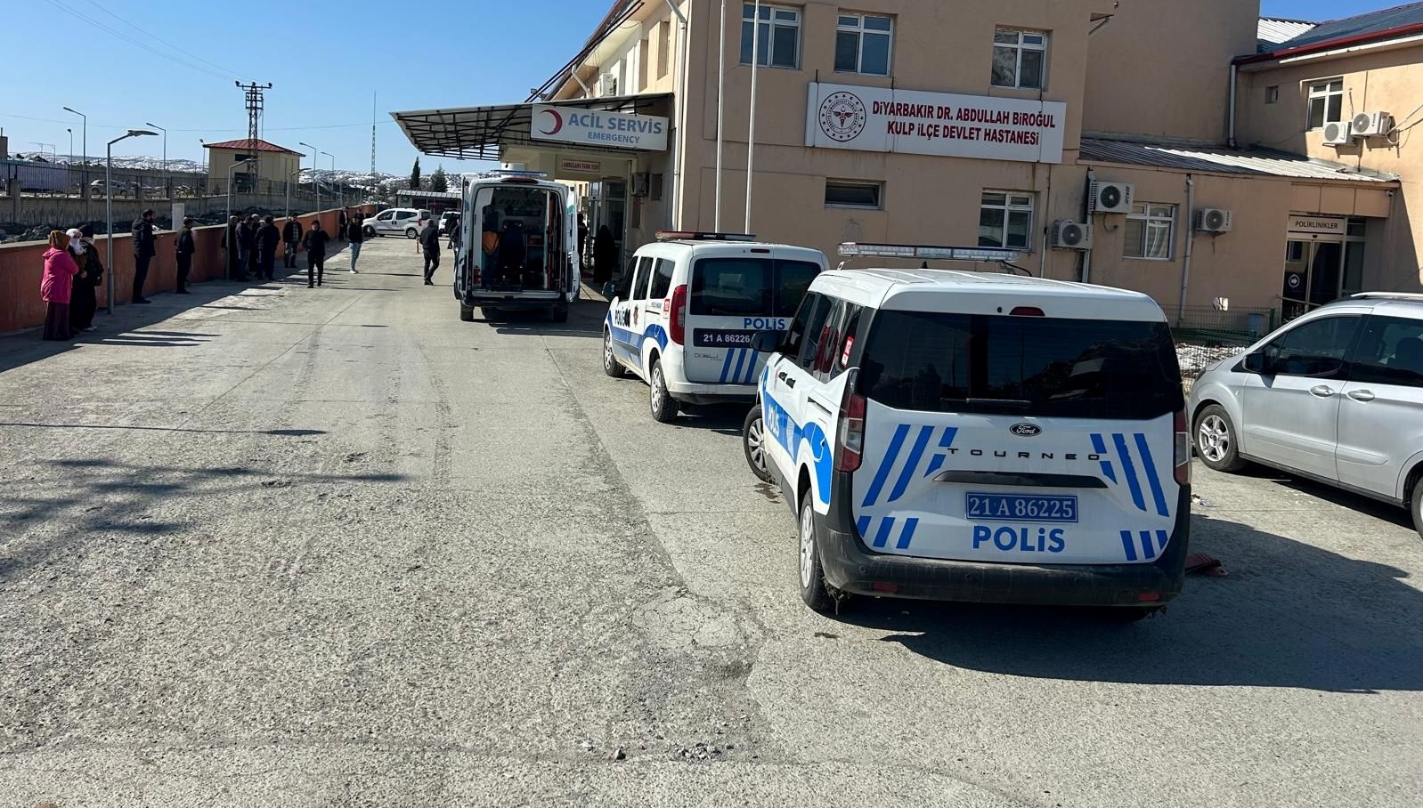 tartistigi annesini oldurdu babasini agir yaraladi 7IJLfHOI