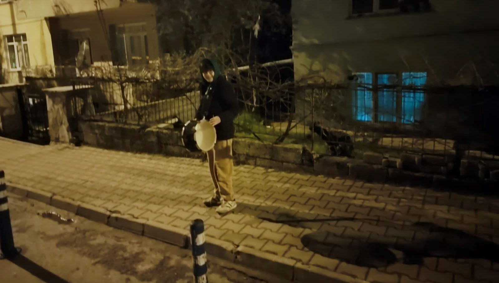 12 yasindaki mustafa harcligindan biriktirdigi parayla davul aldi muglayi ramazan gelenegine kavusturdu F8FMPndU