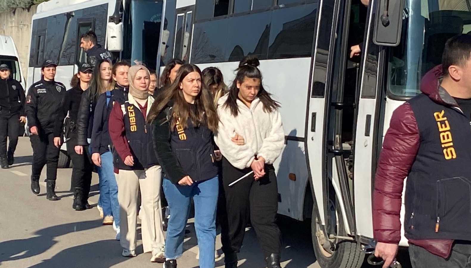 120 milyon liralik bungalov dolandiriciligi sorusturmasi 22 tutuklama NE3uhUb6