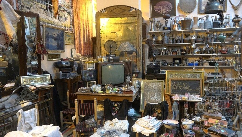 19 yildir antikacilik yapiyor dukkanini adeta muzeye donusturdu edpUyLf5