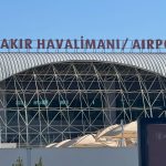 2 aylik bebek kotulesti ucak acil inis yapti OO9Ur3Os