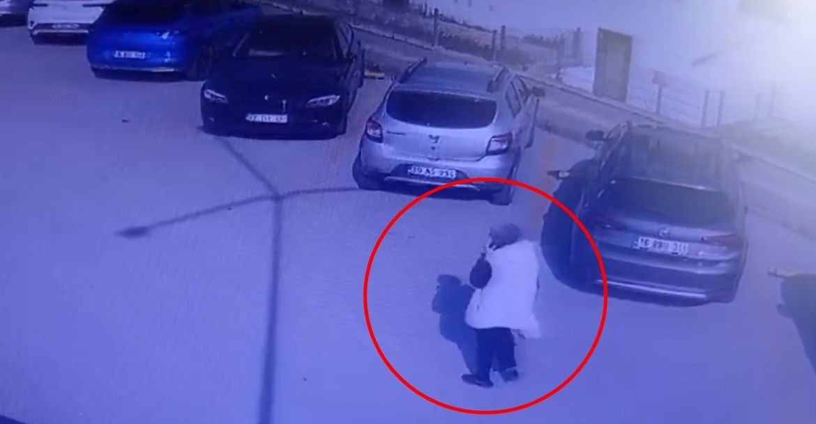 Polis Kapıyı Çaldı, 2 Milyonluk Vurgun Ortaya Çıktı 71 2 milyon lira dolandirildigini polisten ogrendi RGJyH8cY