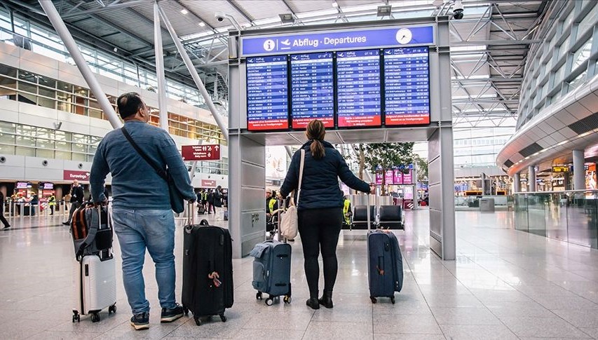 24 saatlik grev sona erdi ucuslar yine basladi b9LYNm33