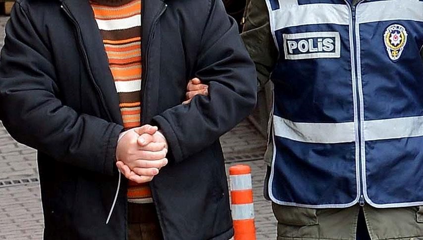 Villada 25 Yıllık Firar Son Buldu 71 25 yil mahpus cezasiyla araniyordu villada yakalandi 8dqtIPNl