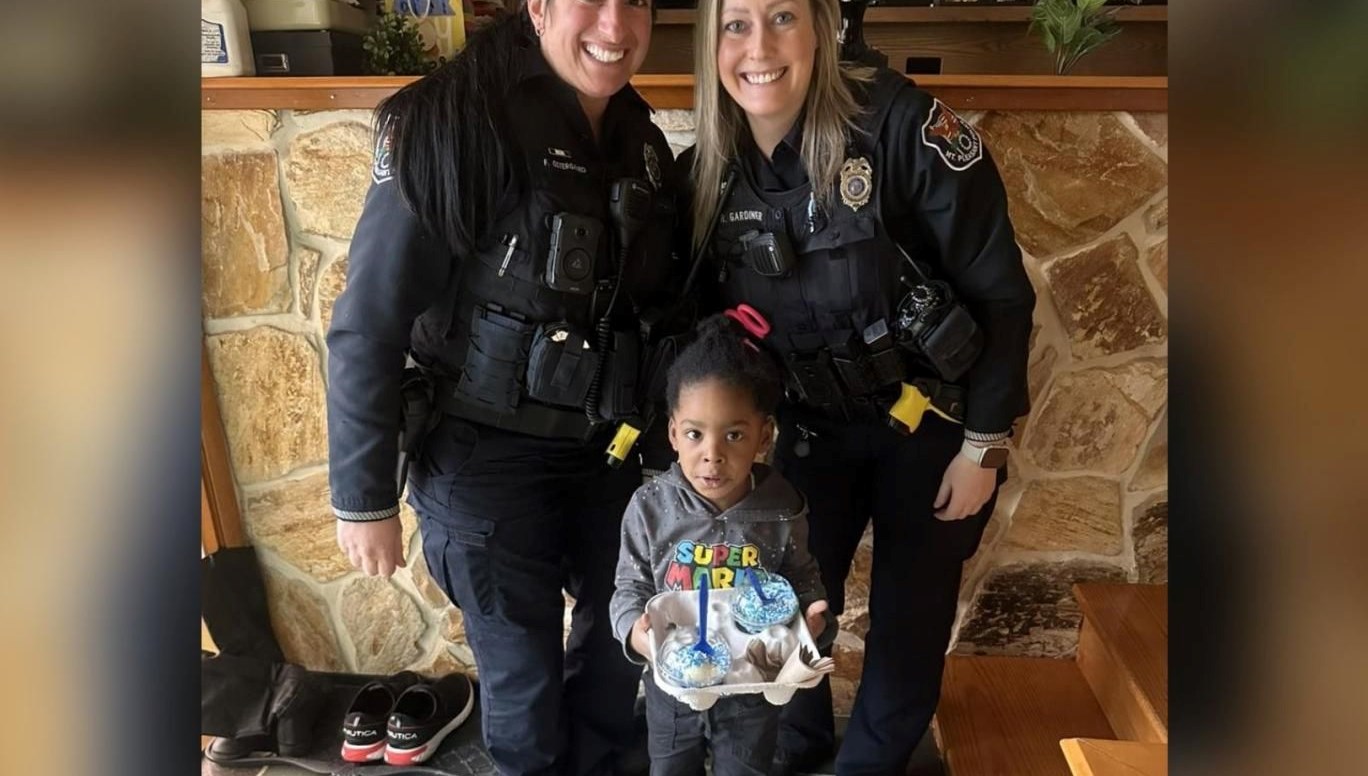 4 yasindakicocuktan polise sikayet annem dondurmami yedi gelip onu alin Q5XhBvzk