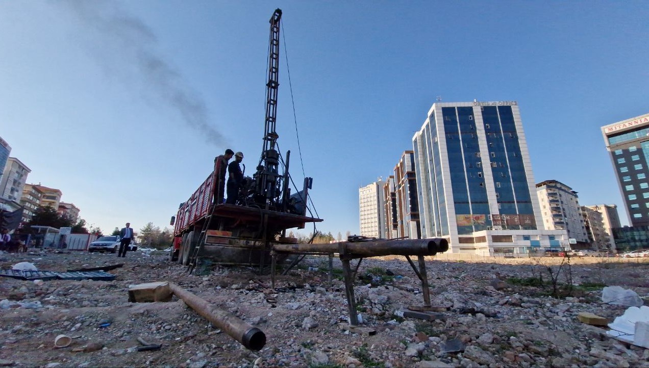 89 sahsa mezar olmustu galeria sitesinde birinci kazma vuruldu UpRjUw3L