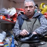 9 metrekarelik dukkanda cocukluk hayali olan isi yapiyor gAdjHEkF