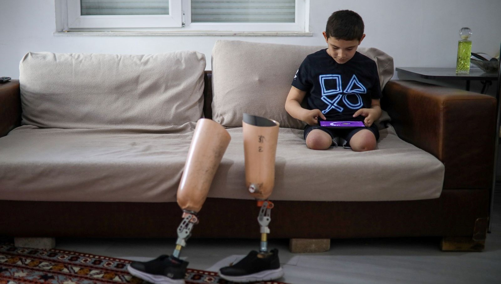 9 yasindaki arasin protez bacaklarina haciz geldi 1zvibu9e