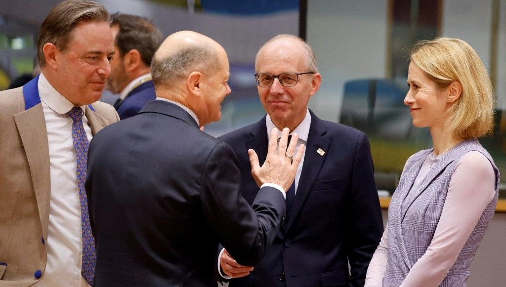 Brüksel'den Savunma Sinyalleri: AB Liderler Zirvesi Gündemi 71 ab onderleri brukselde toplandi yeni savunma planlari masada YYMvflCA